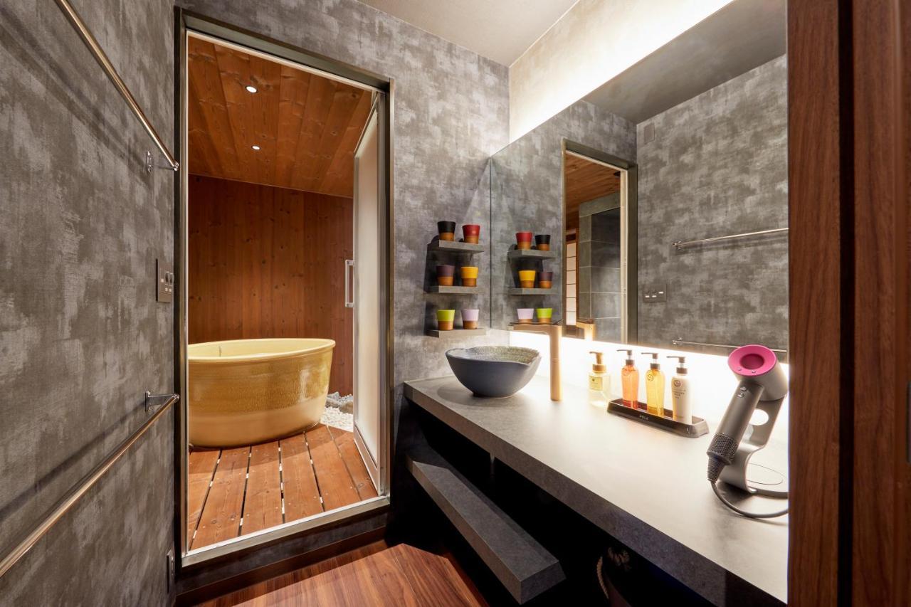 古今 天下茶屋 With A Private Parking Lot And A Half Open-Air Bath And Direct To Kix Villa Osaka Buitenkant foto